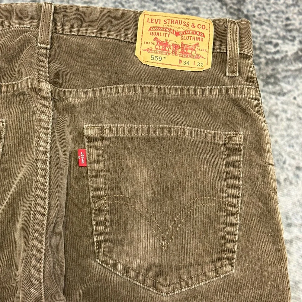 VTG Levi's 559 Corduroy Pants Relaxed Straight Mens 34x31 Brown Baggy Skater Y2K